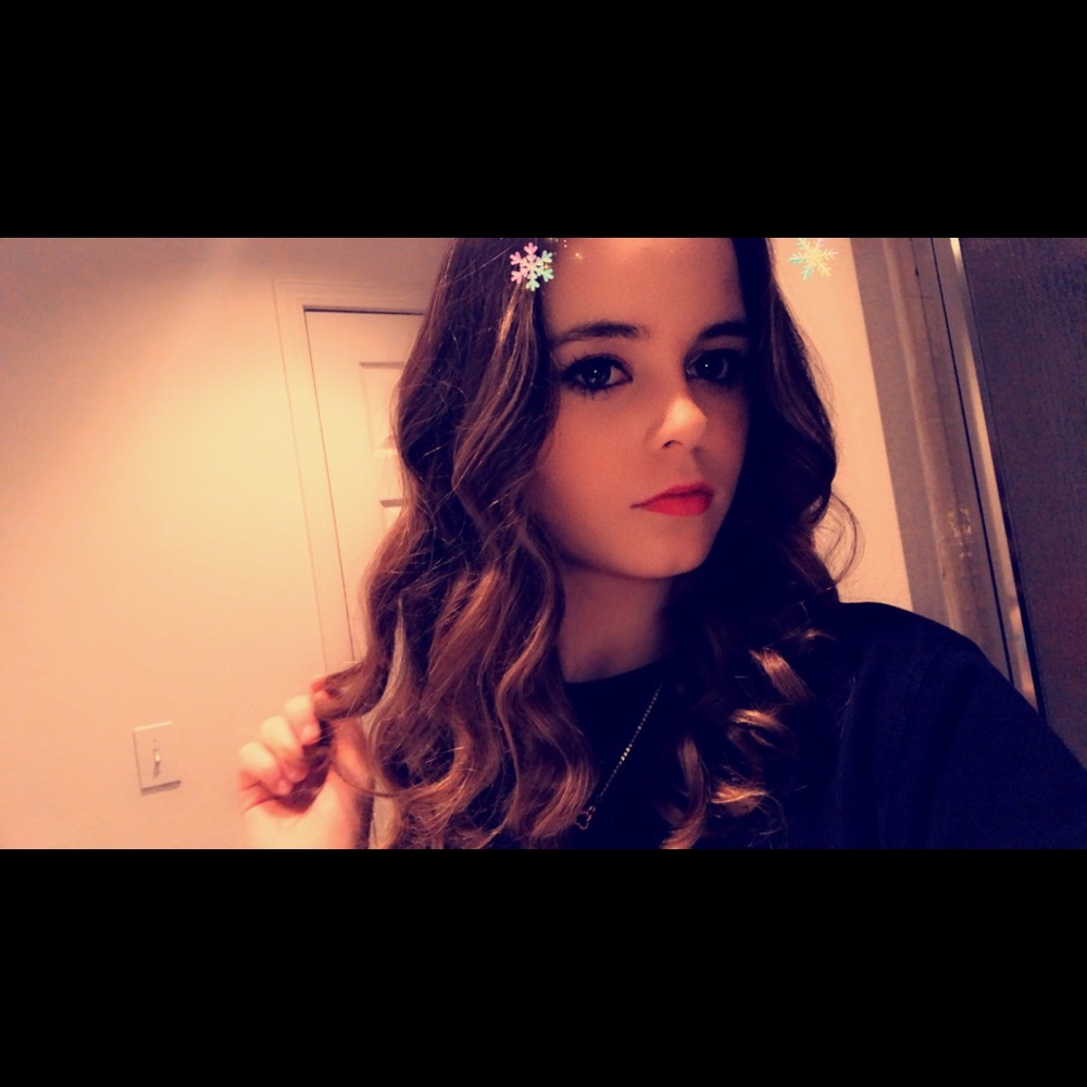 Meet your Posher, Emily